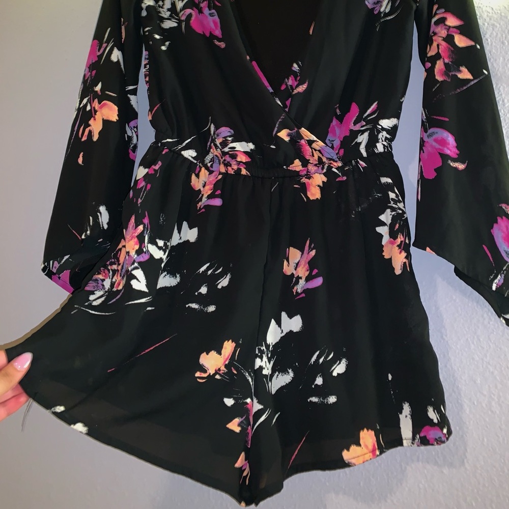 Black floral Jumpsuit 🖤